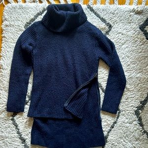 House of Harlowe 1960 navy knit turtle neck sweater size can